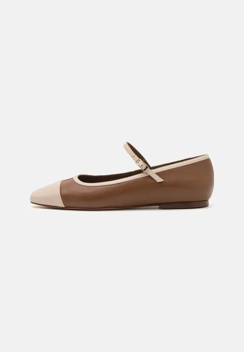Agate Retro Tan Ballet Flats