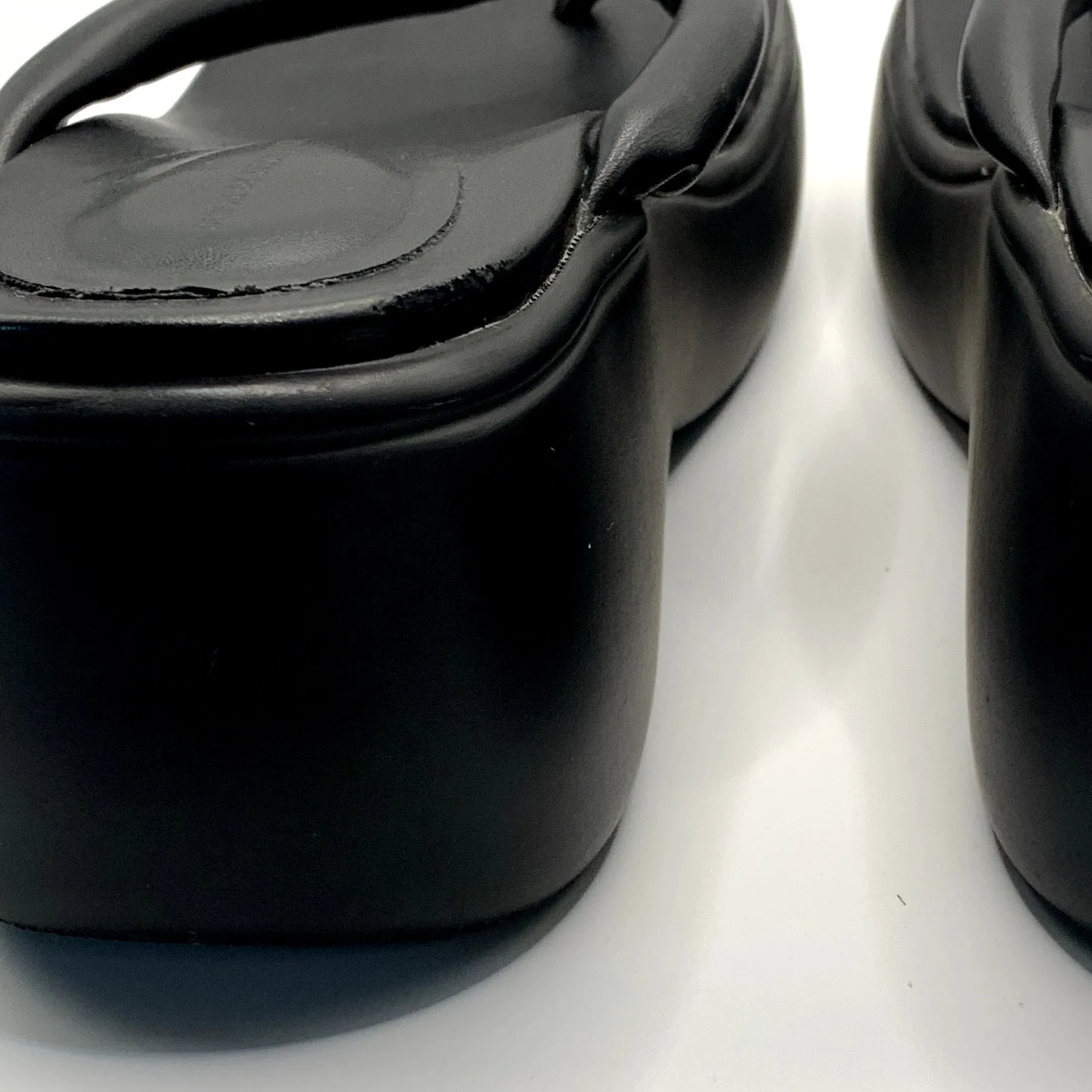 DESIGN BY MARYAM Women's Black Faux-Leather Platform Thong Slippers SZ 7.5