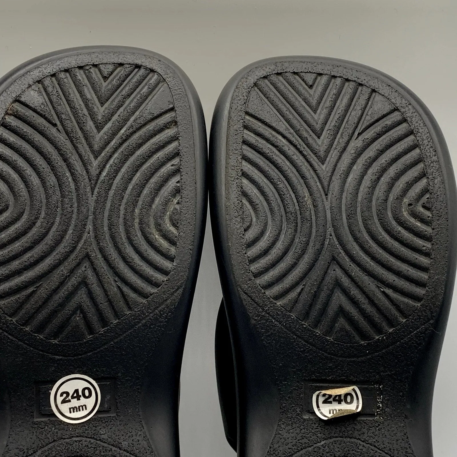 DESIGN BY MARYAM Women's Black Faux-Leather Platform Thong Slippers SZ 7.5