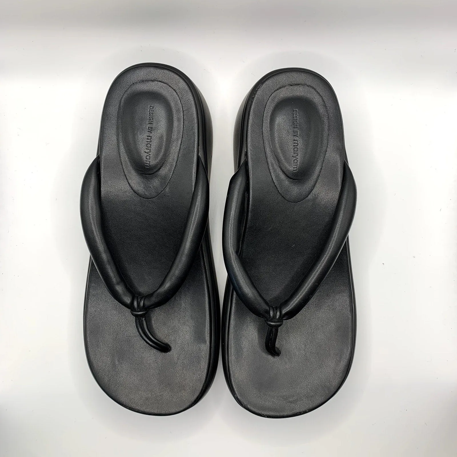DESIGN BY MARYAM Women's Black Faux-Leather Platform Thong Slippers SZ 7.5