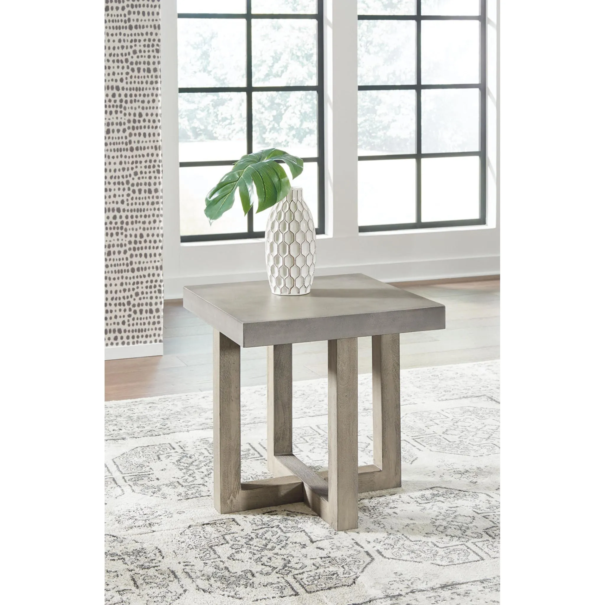 Lockthorne Square End Table