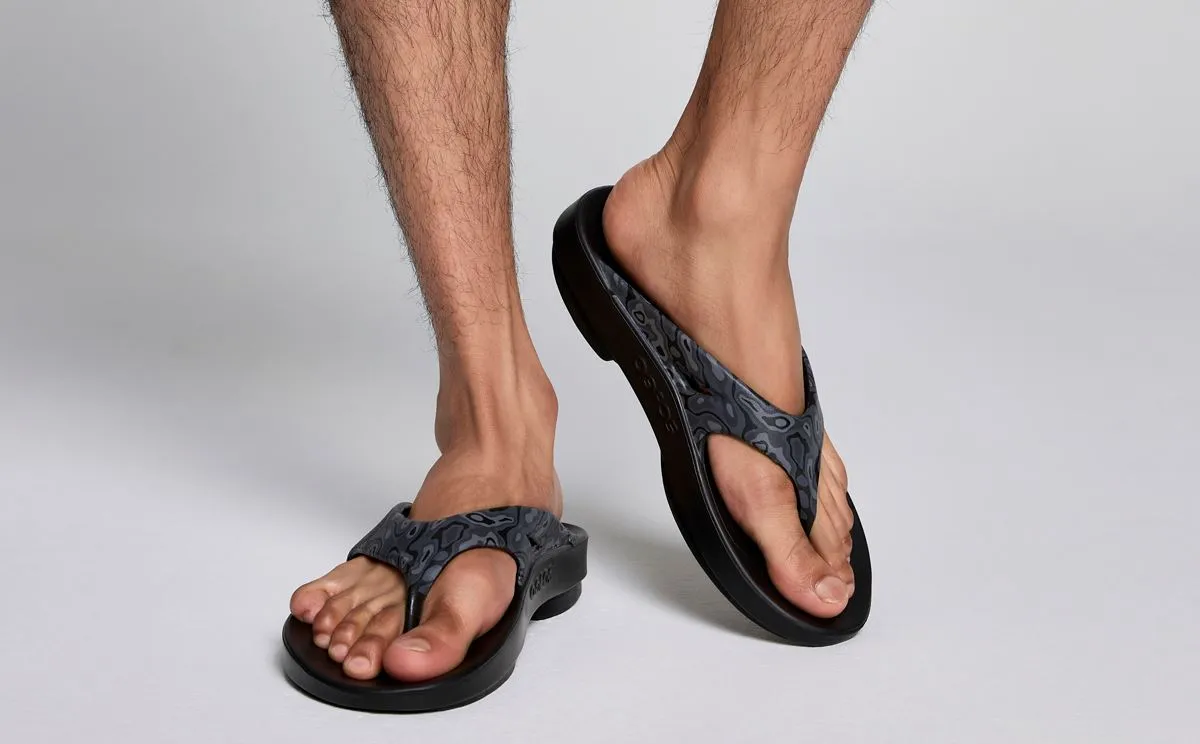 OOFOS Unisex OOriginal Sport Thong Sandal - Black Water Camo