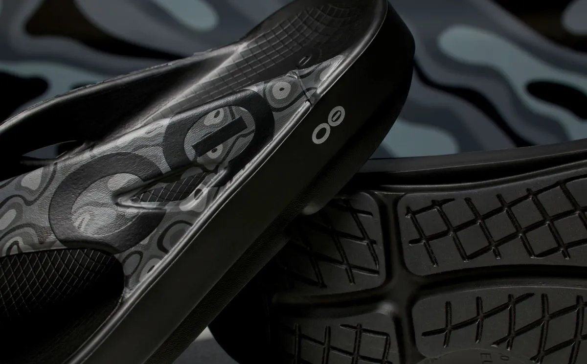 OOFOS Unisex OOriginal Sport Thong Sandal - Black Water Camo
