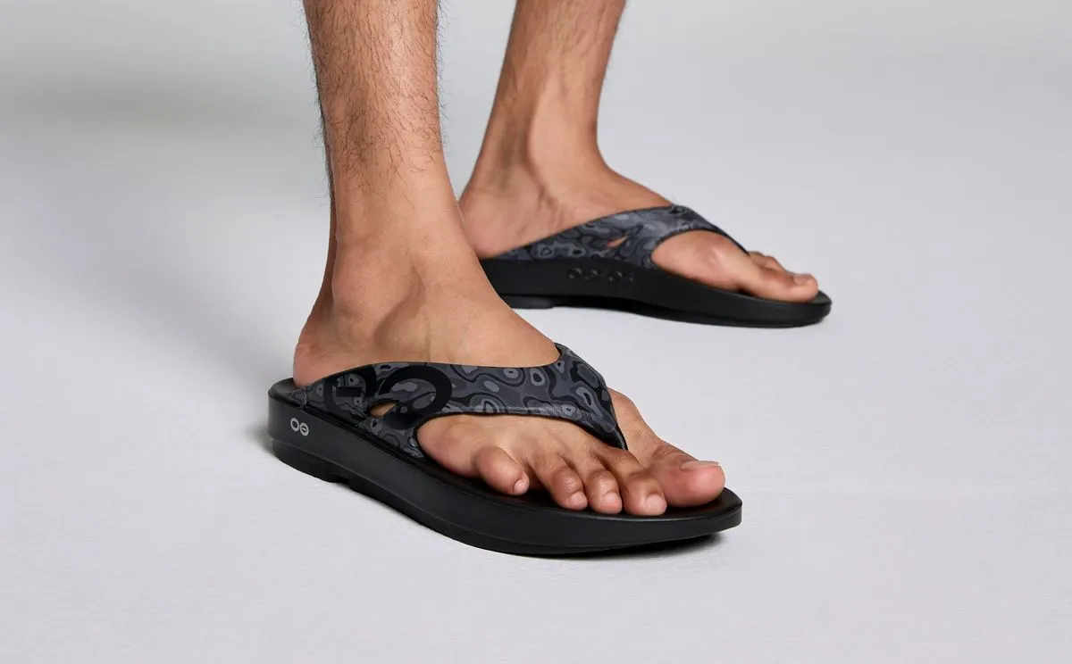 OOFOS Unisex OOriginal Sport Thong Sandal - Black Water Camo