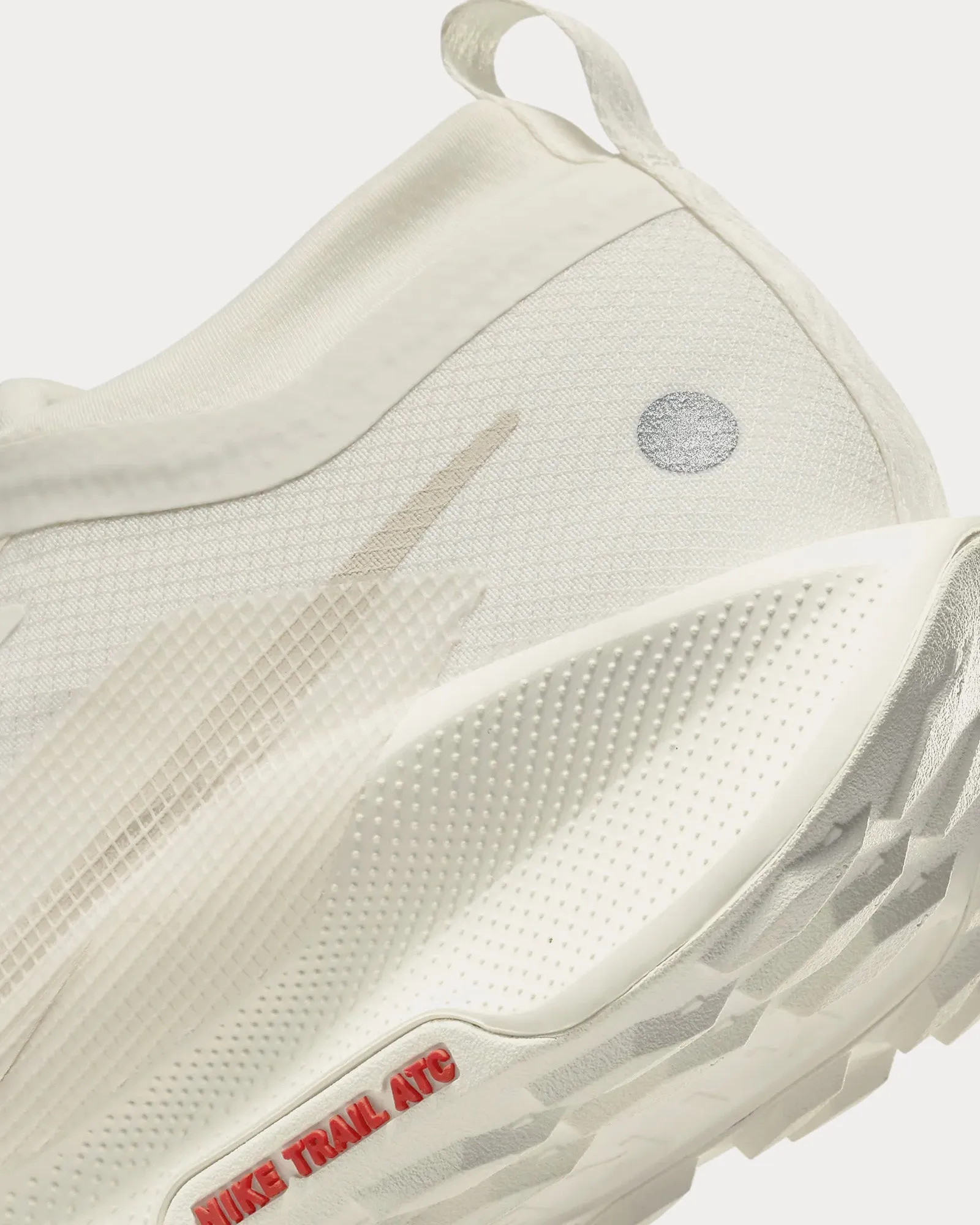 Pegasus Trail 5 Gore-Tex Sail / Picante Red / Light Orewood Brown Running Shoes